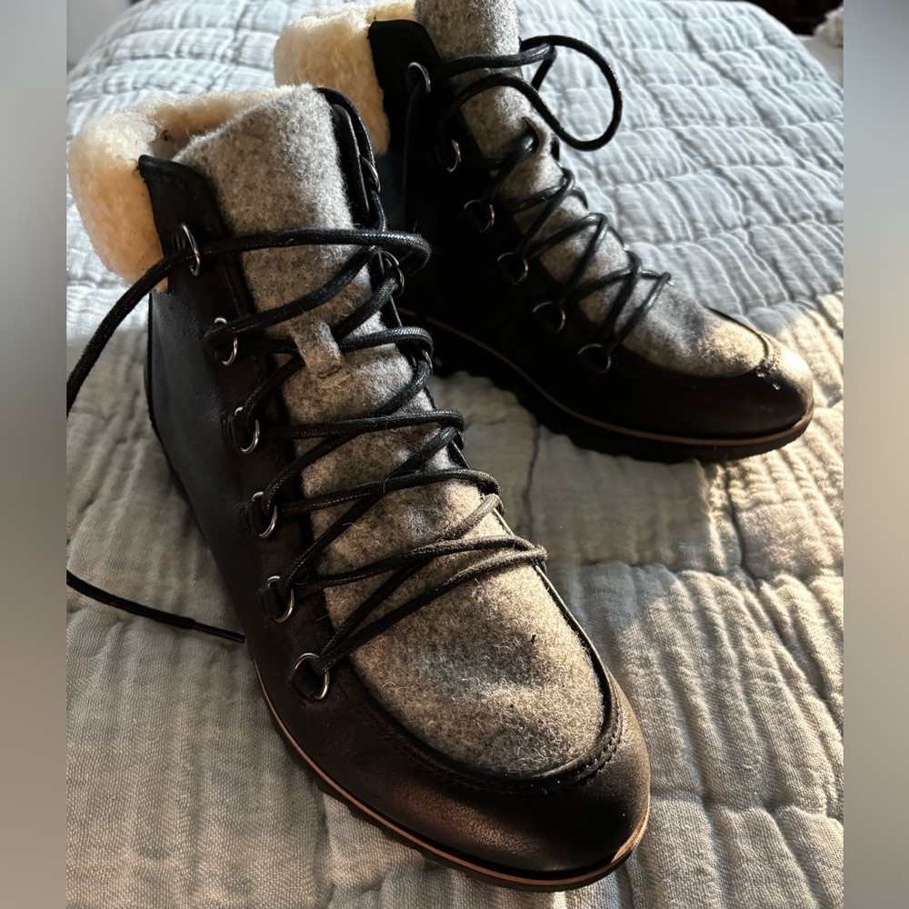 Sorel Black and Gray Women's Lace-Up Boots